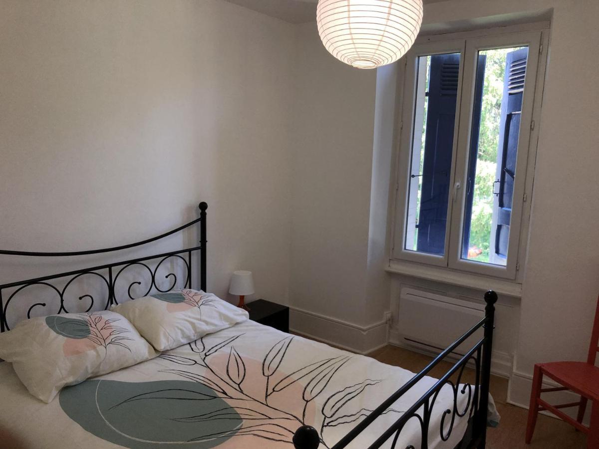 Chambres Individuelles Avec Partie Commune Ou Logement Entier Si Disponible Via Rhona Vulbens Ngoại thất bức ảnh